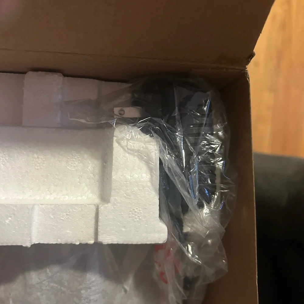 Studebaker 80’s Retro Street Bluetooth Boom Box- Red . New In Box - Never Opened - Picture 9 of 12